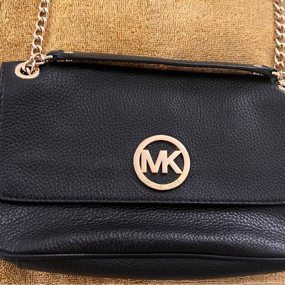 Michael Kors "Fulton" Black Shoulder Flap Bag - Picture 2 of 9
